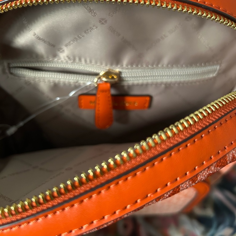 Michael Kors Signature Ombré Backpack NWT - Picture 8 of 10
